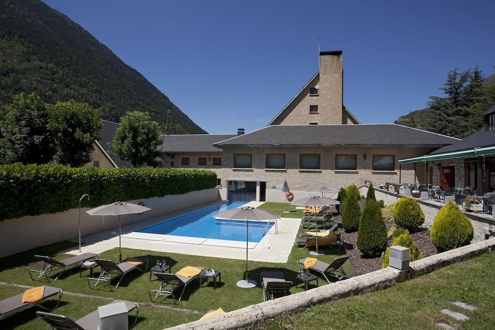Parador De Arties Kültér fotó